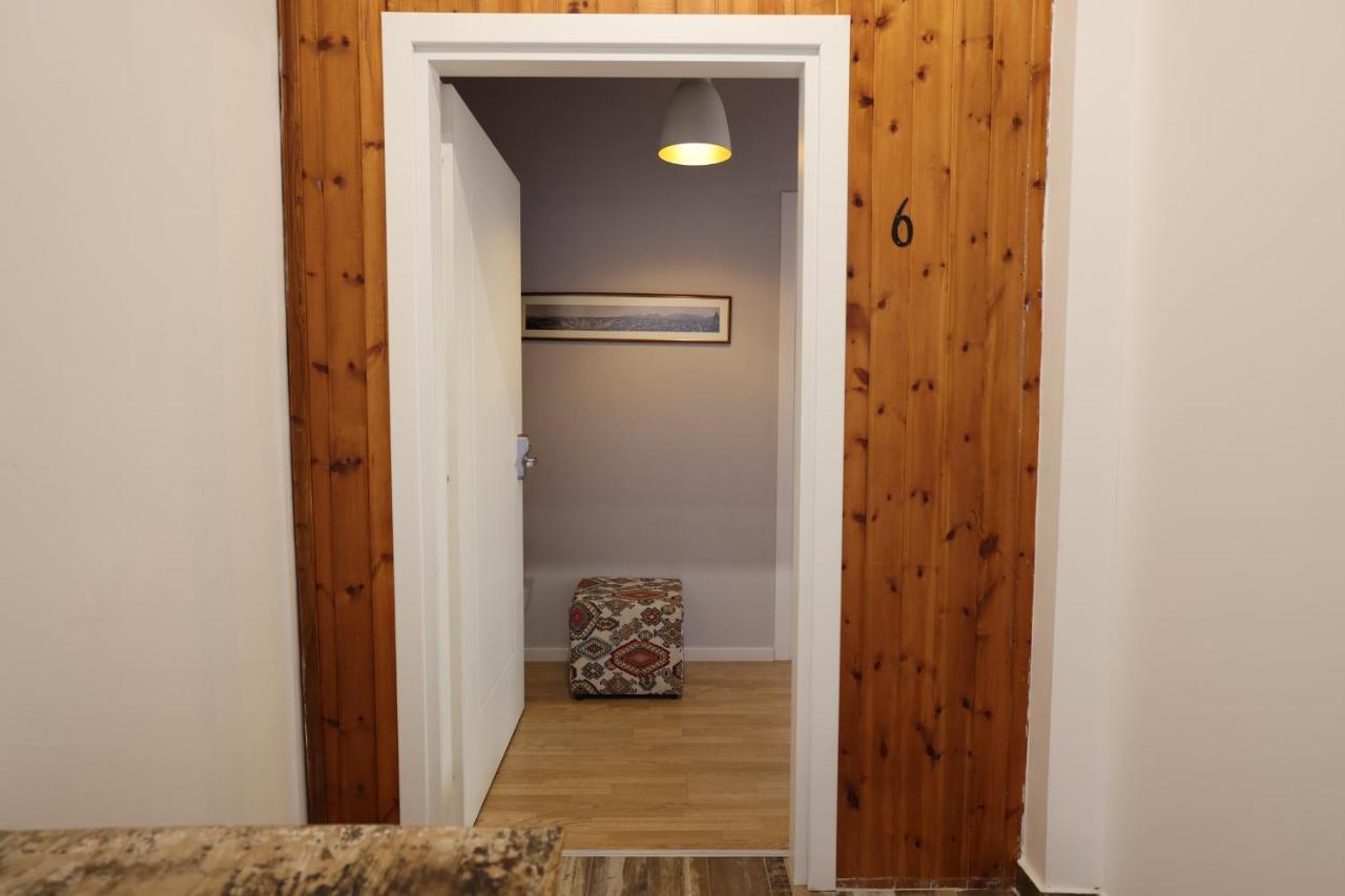 Experience, Authentic In The Heart Of Old